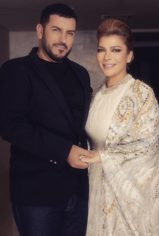 نجوم كشفوا عن ارتباطهم علناً بعد فترة من الزواج سراً  أحدثهم الثنائي سامح الصريطي والمطربة المعتزلة حنان