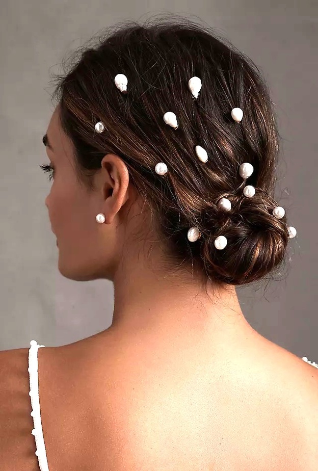 من عصابات الرأس إلى المشابك ...تعرفي الى أبرز إكسسوارات الشعر