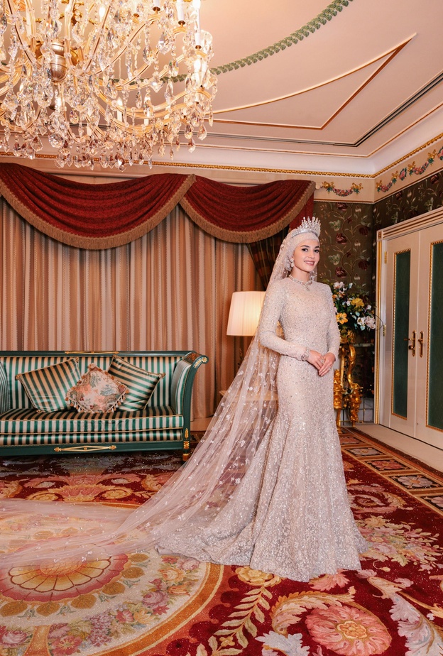 زهير مراد في حوار خاص ل"هي": أميرة سلطنة بروناي تتميز بالتواضع والرقي، وفستانها جمع ذوقها ولمساتي !