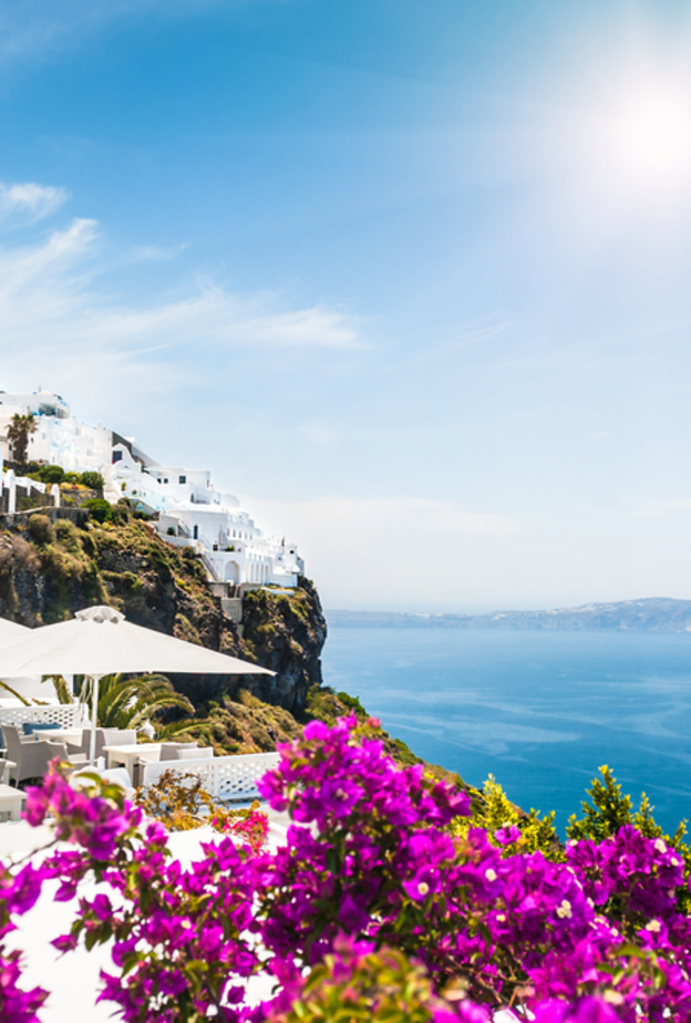 شهر عسل مميز للعروسين في اليونان التي يقصدها الكثير من المشاهير