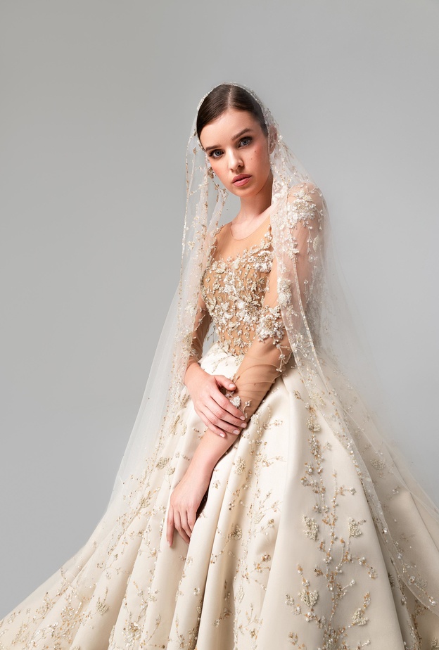 المصمم ساهر ضيا ل "هي": "فساتين الزفاف التي أصممها تمنح العروس إحساساً مرهفاً لا حدود له"