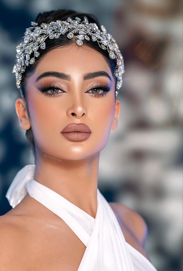 من تسريحات الخبيرة في تصفيف الشعر خلود الصالح