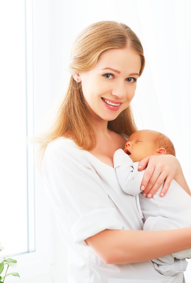 أهم نصيحة للأمهات الجدد تعزيز التفكير الإيجابي وعدم الخوف أو القلق من المسؤولية