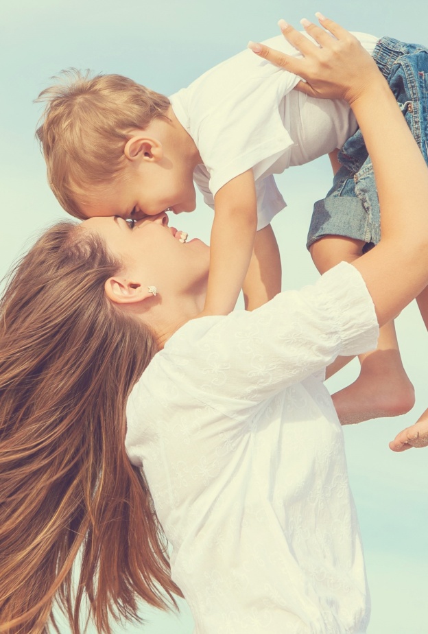 المرأة الحنونة التي تملك قلبًا كبيرًا ستكون أمًا جيدة