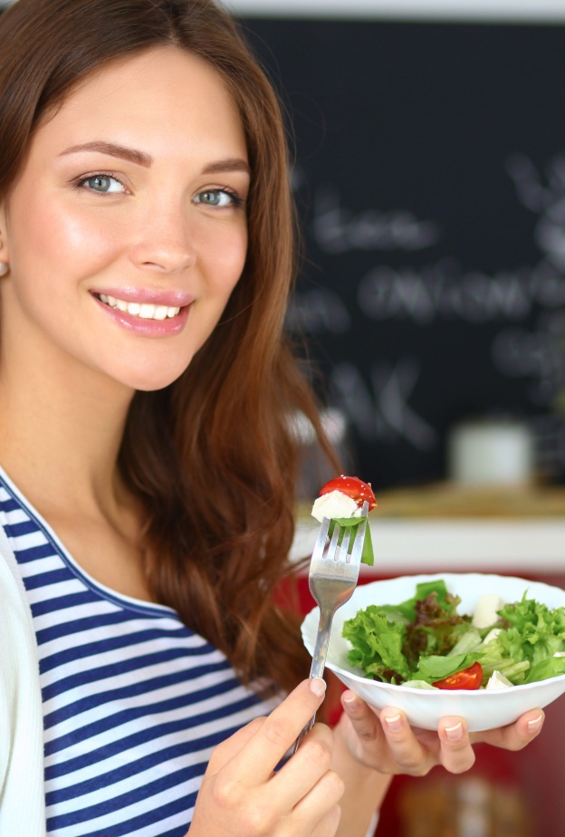 النباتيون معرضون لنقص الحديد وفيتامين د وهذا يفسر سبب حاجتهم للمكملات الغذائية