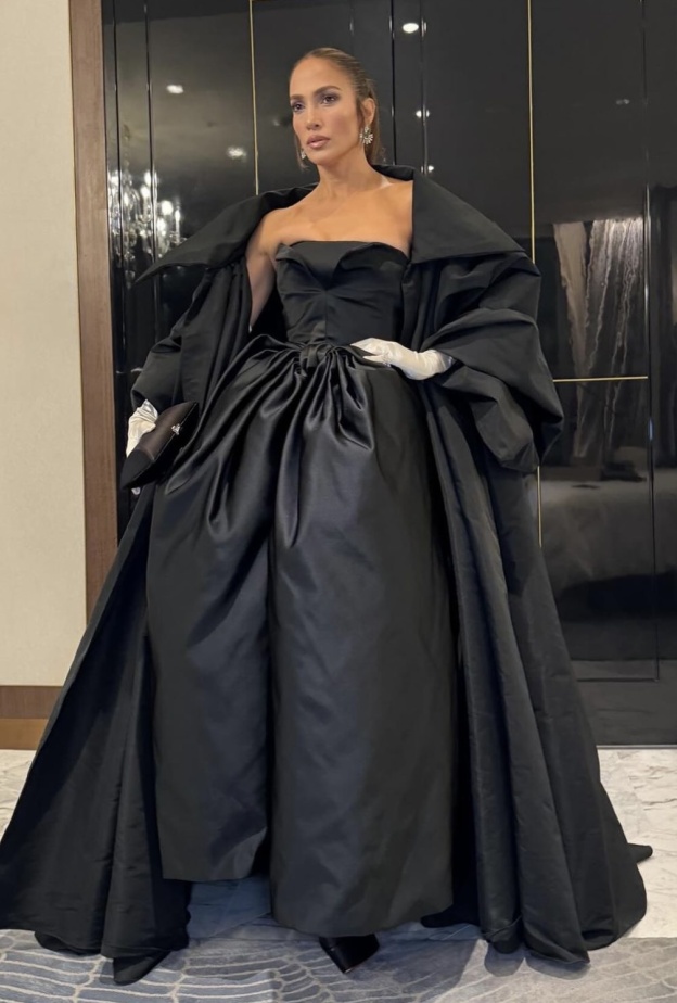 إطلالات مجوهرات لا مثيل لها تألقت بها نجمات العالم خلال حفل افتتاح فندق One & Only One Za'abeel 