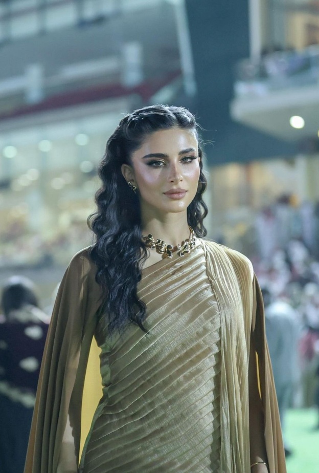 رهف الحربي بإطلالة من تصميم علامة Haiba  من تصوير مشعل شينان