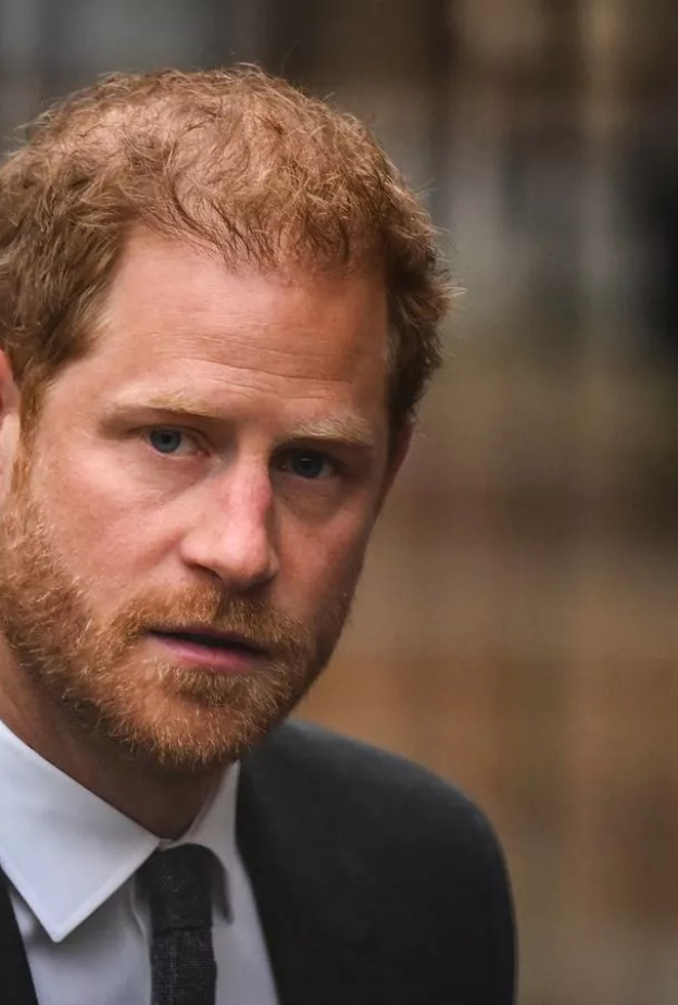 زيارة الأمير هاري لوالده تزيد من الدراما في المجتمع البريطاني