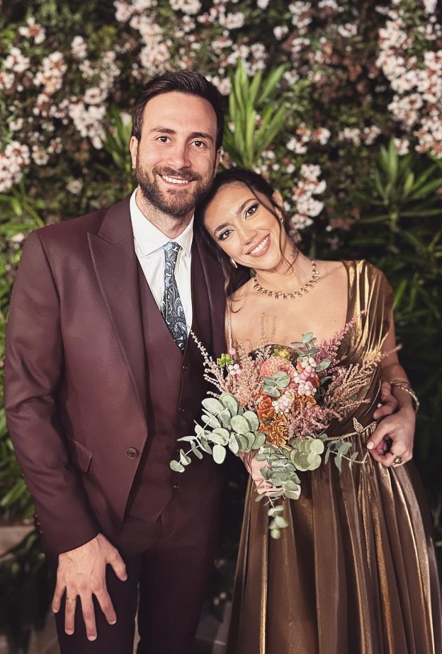 ستيفاني عطا الله مع عريسها ا