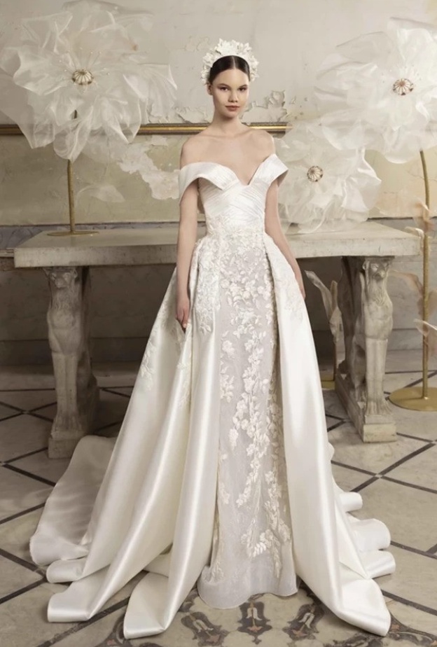 باقة فساتين زفاف مطبعة بالورود بتصميم 3D لعروس 2024