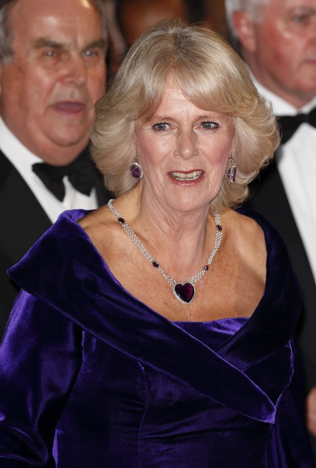 أشهر المجوهرات الملكية على شكل قلوب