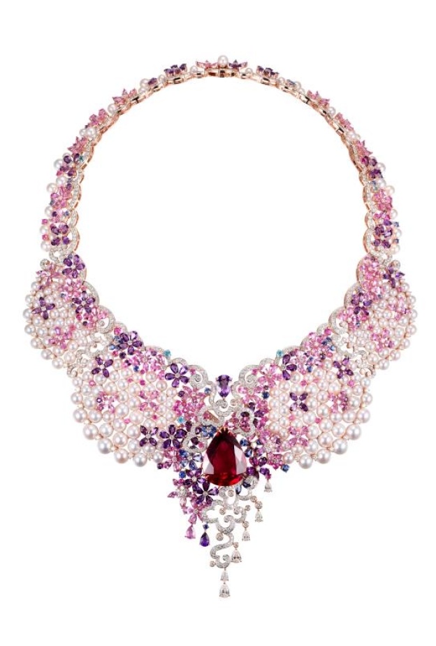قلادة Fabergé x James Ganh 