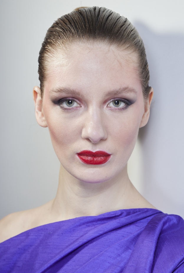 أحمر الشفاه القوي والمات من وحي دار Imane Ayissi