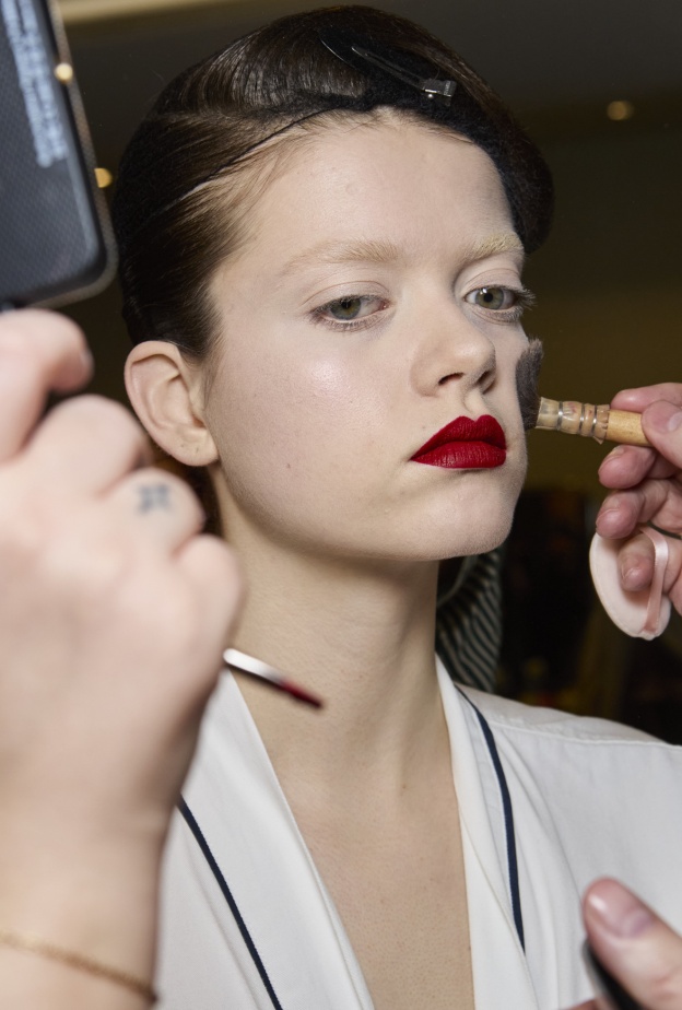 تستعدين لحضور مناسبة؟ إليك أفضل 5 كريمات أساس مجرّبة لبشرة بملمس مخملي