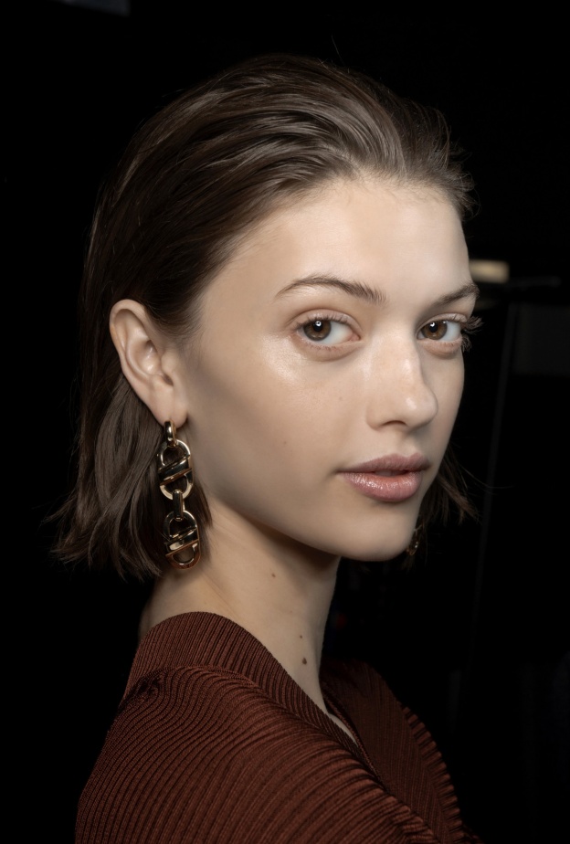 إليك أشهر أنواع عمليات تجميل الذقن لوجه أكثر تحديداً وتوازناً