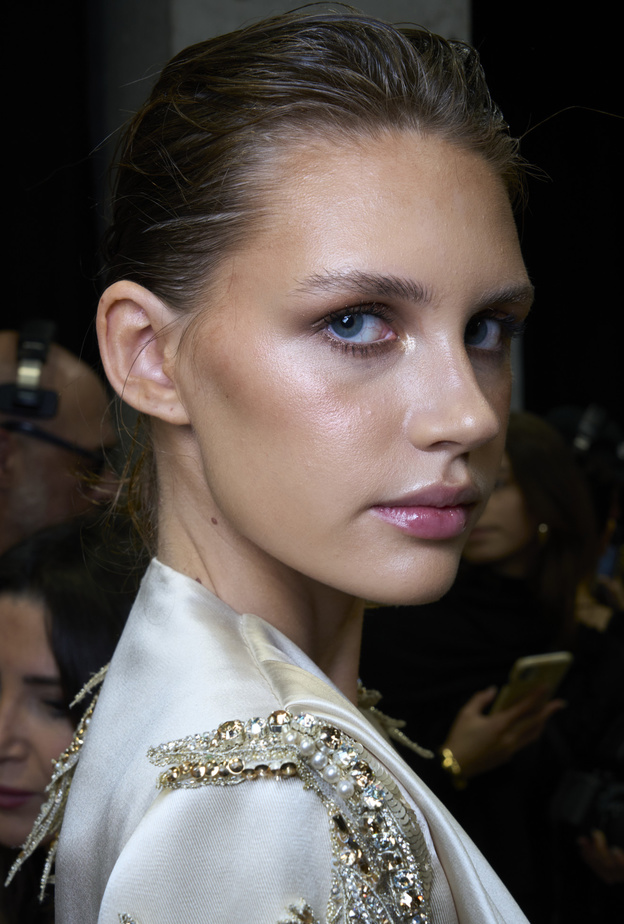 مع اقتراب عيد الحب...إليكِ اتجاهات االمكياج التي ستشاهدينها دومًا في عام 2024