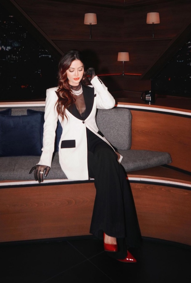 احدث اطلالات النجمات بالبدلات موضة عام 2024