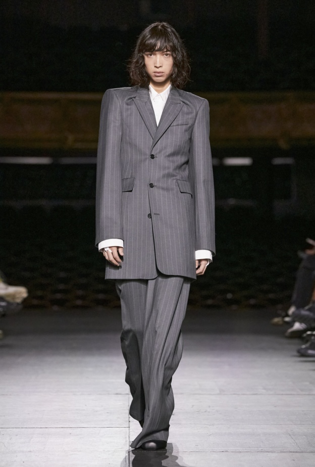 بعض التفاصيل الصغيرة تميز الجاكيت الرسمي عن البليزر..اكتشفيها هنا!