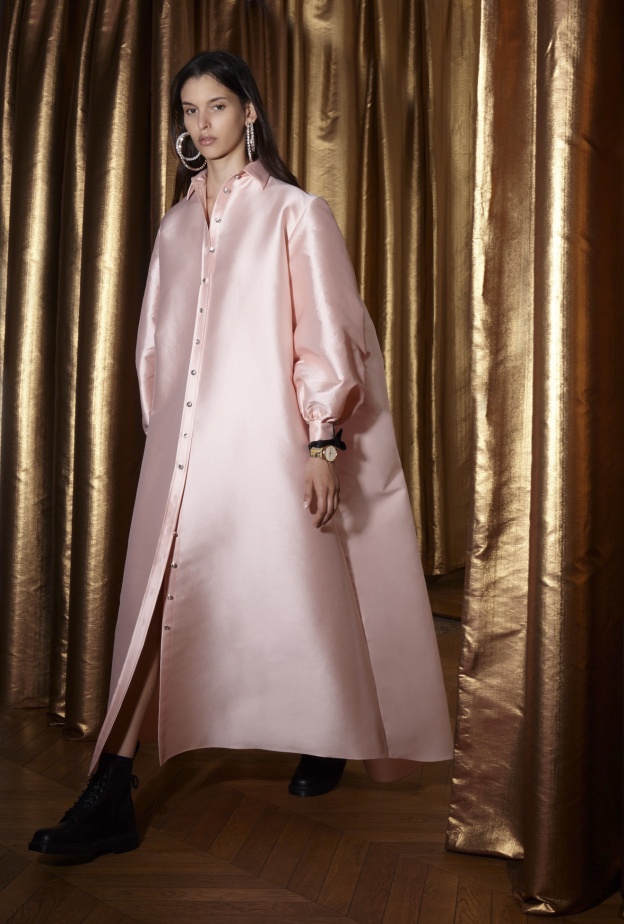  خيارات فساتين محجبات أنيقة من عروض ربيع وصيف 2024