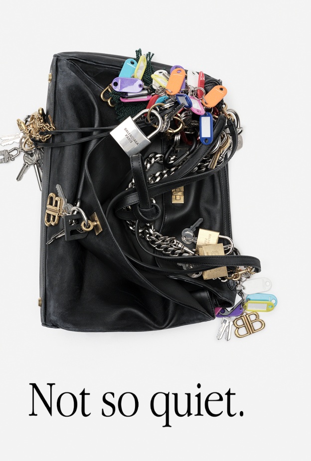 حقيبة مميّزة من Balenciaga