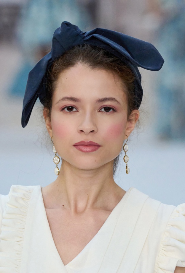 أبدعي في إبتكار مكياج العيون الذي يناسبك في عيد الحب