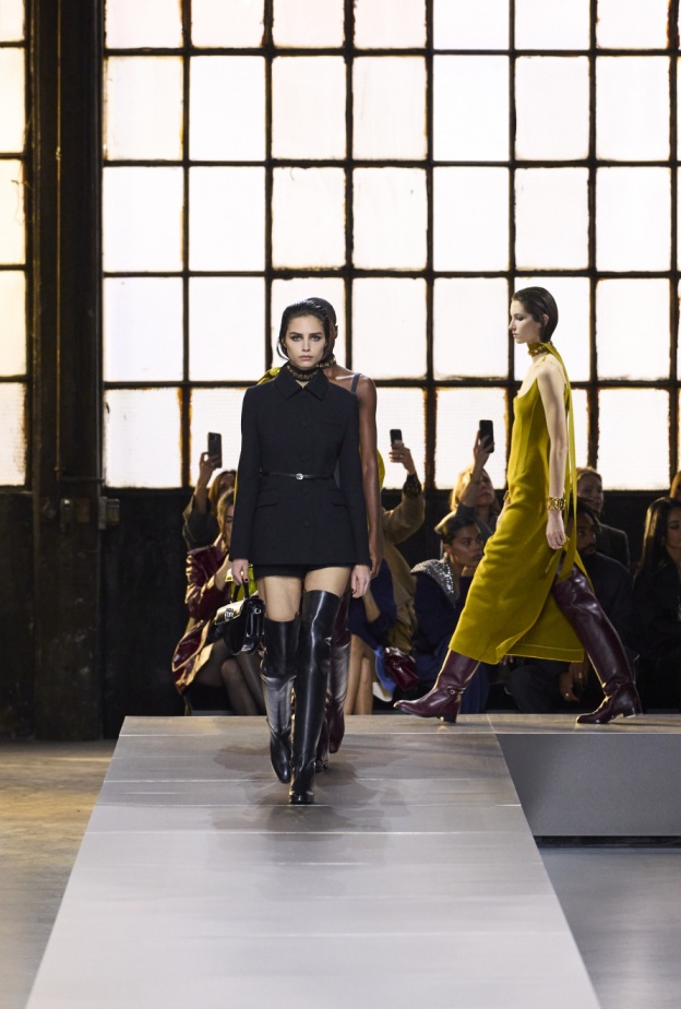لا تفوّتي أبرز عروض أسبوع الموضة في ميلان واكتشفي الصيحات التي ركّزت عليها دور الأزياء