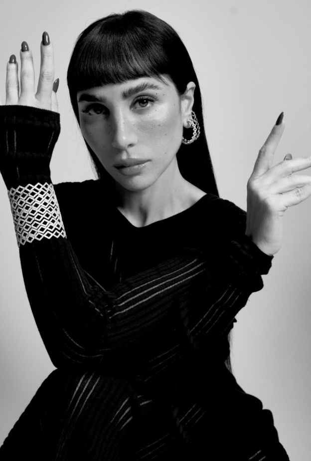 Karen Wazen تطلق مجموعتها الأولى من المجوهرات بعنوان Bonds of Gold 