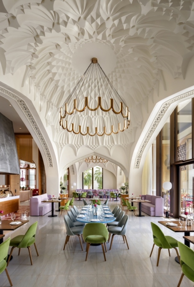 مطعم أريانا المطعم الأول للطاهية الشهيرة أريانا بوندي في دبي