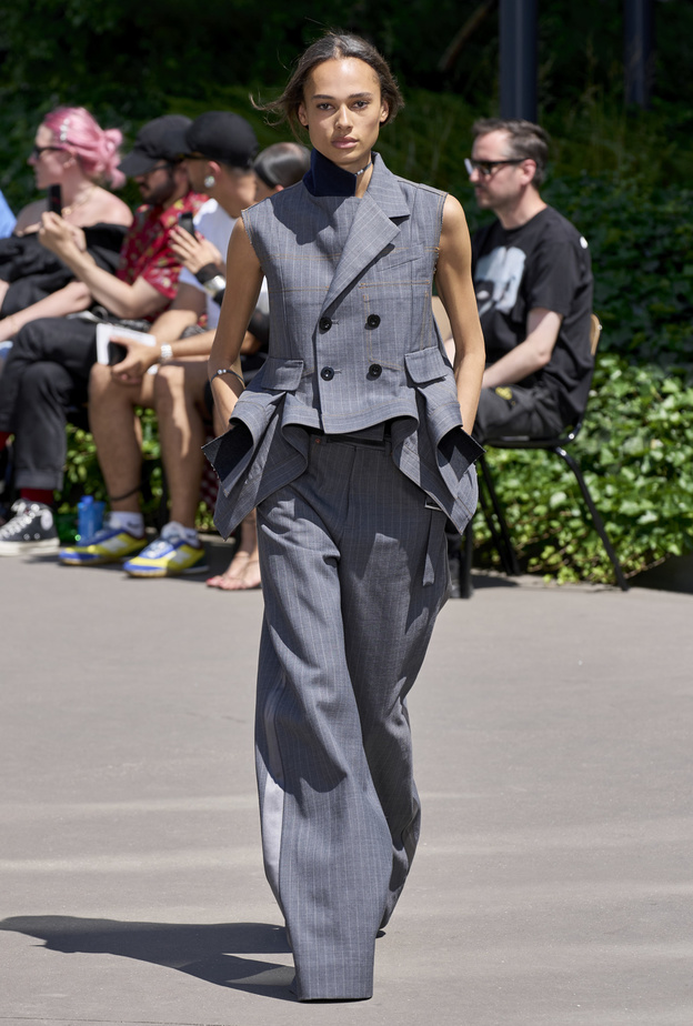 اطلالات نسائية تخللت أسبوع الموضة الرجالية فهل تكون أبرز صيحات الموضة لربيع 2024؟