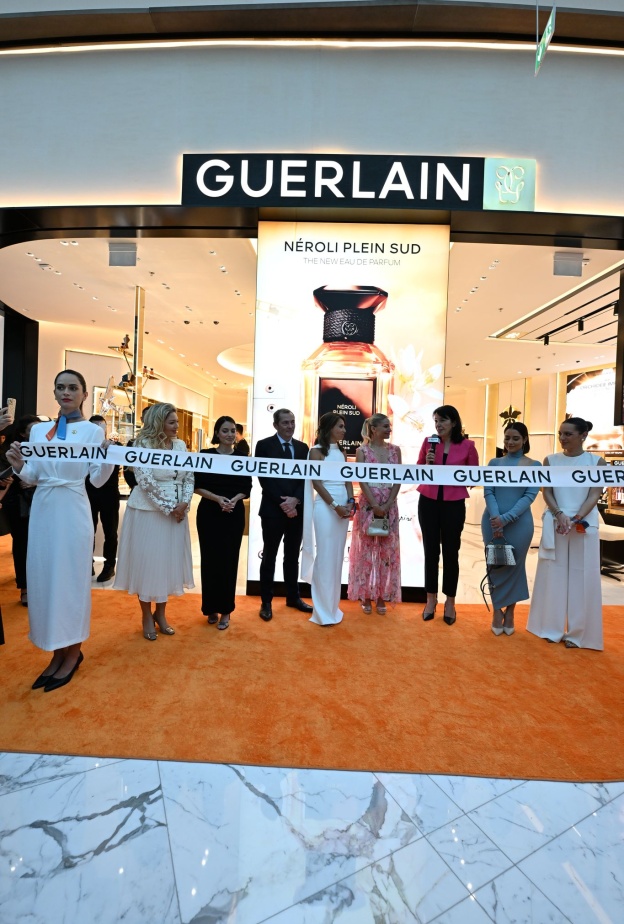 جيرلان تفتتح متجراً رئيسياً في دبي للتمتع بتجربة جمالية فاخرة ..بالصور