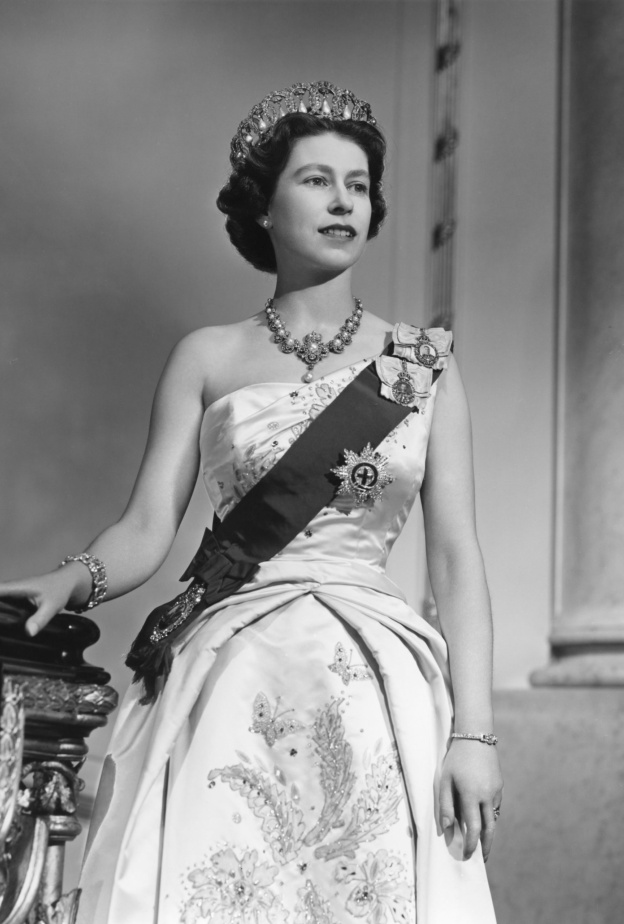 كيف خطط دوق وندسور للإطاحة بالأميرة إليزابيث مستغلا مرض شقيقه الملك؟