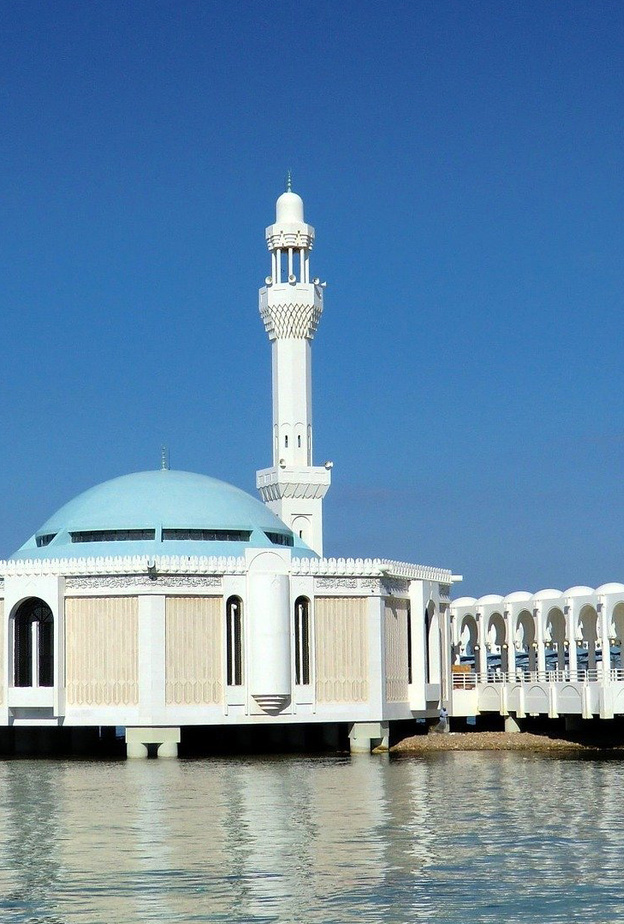 أبرزها مسجد جدة العائم.. أفضل الوجهات السياحية الداخلية في السعودية لقضاء عطلة مثيرة