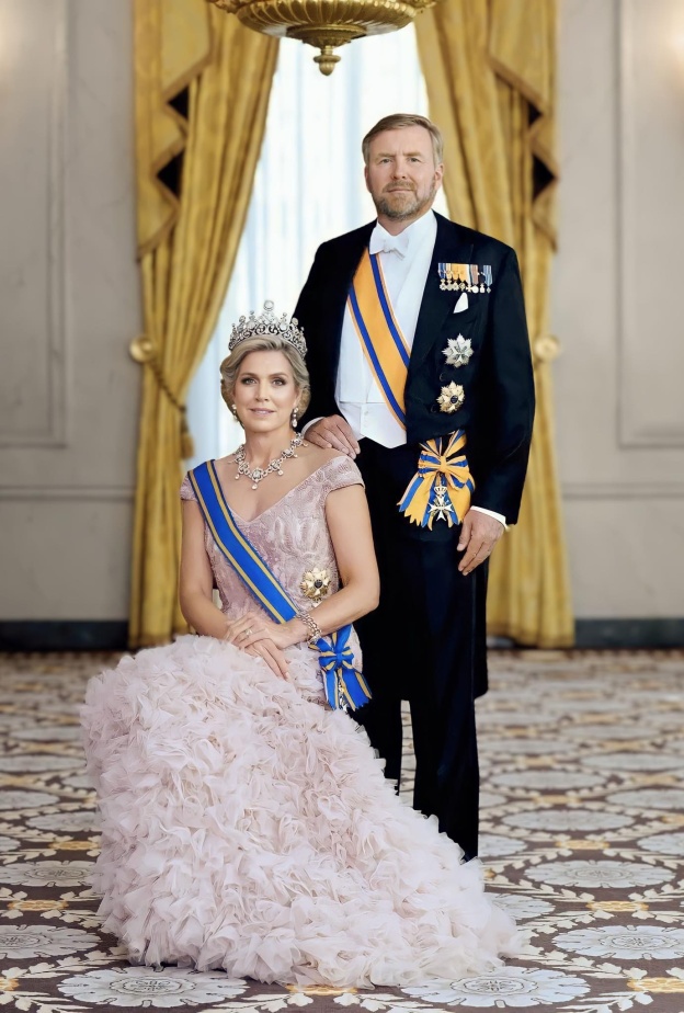 9 نساء من عامة الشعب تحولن إلى أميرات بينهن أميرة النرويح واليونان والأميرة رجوة الحسين