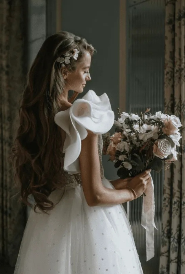 16 باقة زفاف رومانسية من الفاوانيا