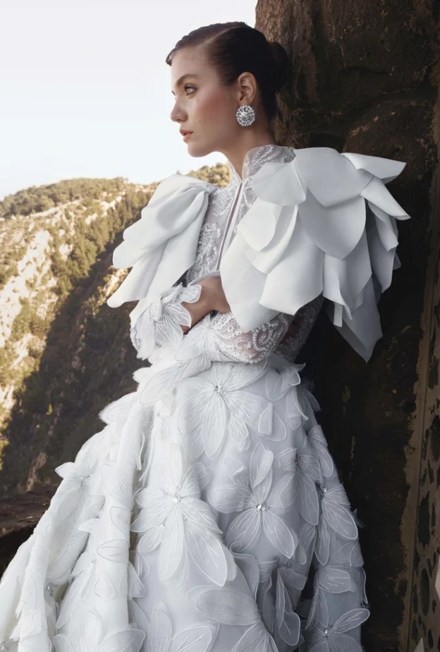 باقة فساتين زفاف 2024 للعروس المحجبة بتوقيع المصمم سعيد قبيسي