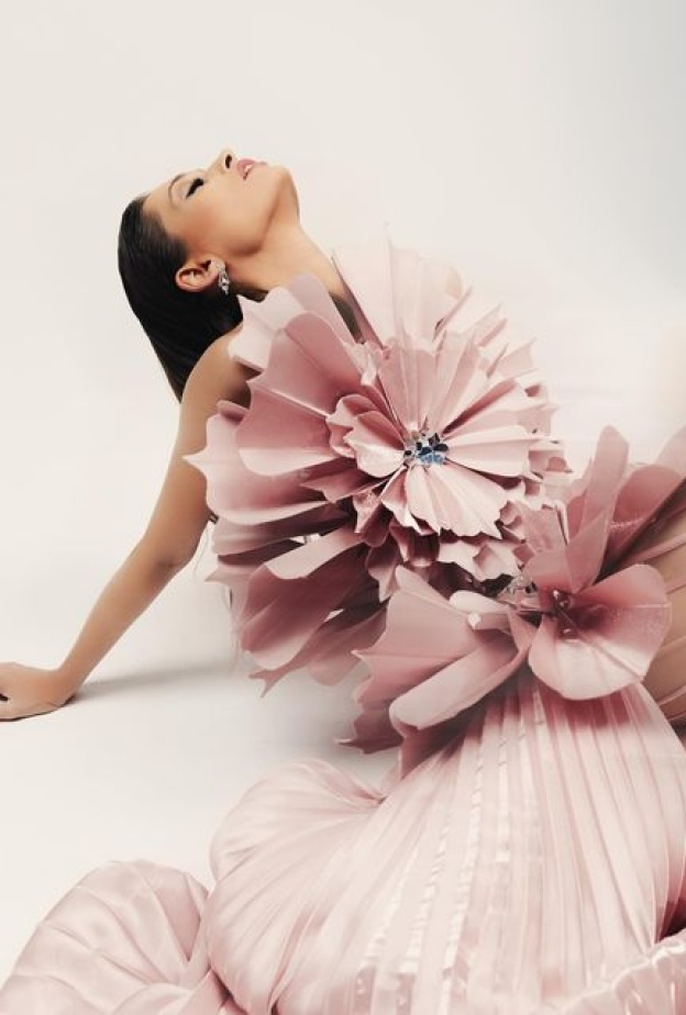 شربل زوي لـ "هي": خصصت تصاميميالأخيرة لعروس تنبض حباً لـ بيروت في يوم خطوبتها