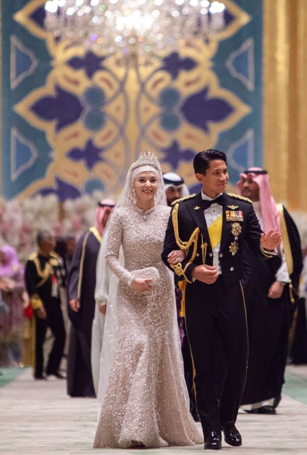 قصص حب مميزة عاشها الأمراء في السنوات الأخيرة وتوجت بالزواج بينها زيجة الأمير عبد المتين