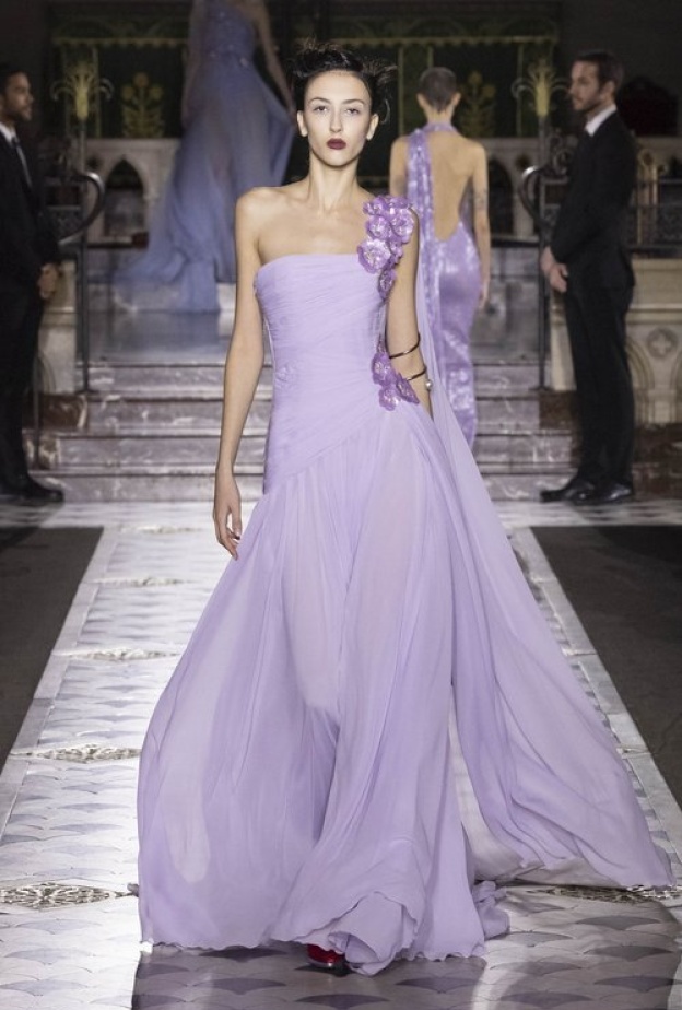 فستان خطوبة بنفسجي من جورج شقرا