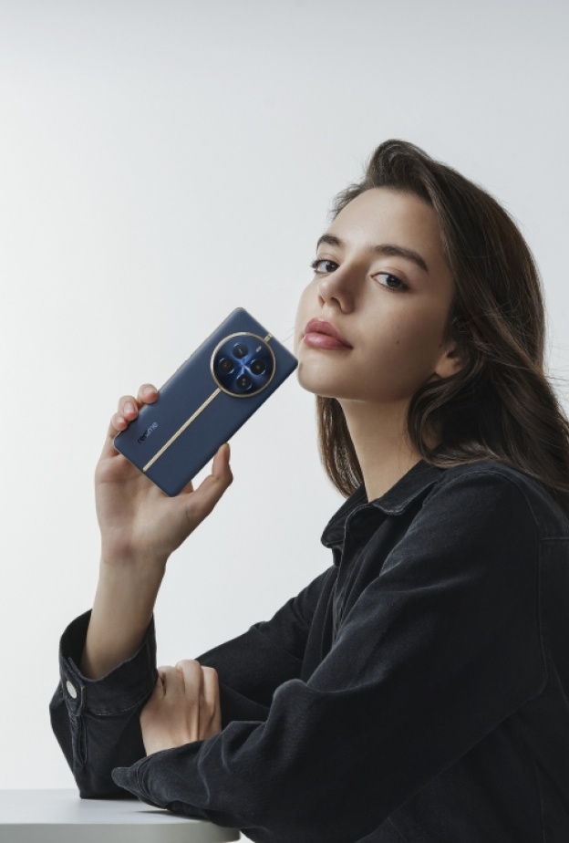 realme 12 Pro+ 5G يوفر عدسة Periscope 3x للتقريب 