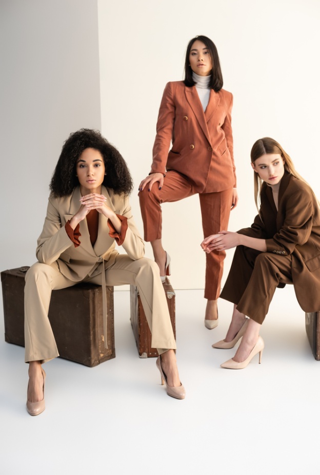 البلايزر المناسب لكل سيدة 