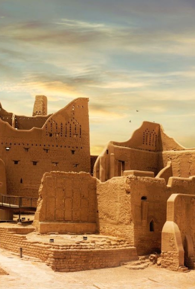 استكشاف جوهر الثقافة السعودية العظيمة الصورة من هيئة بوابة الدرعية