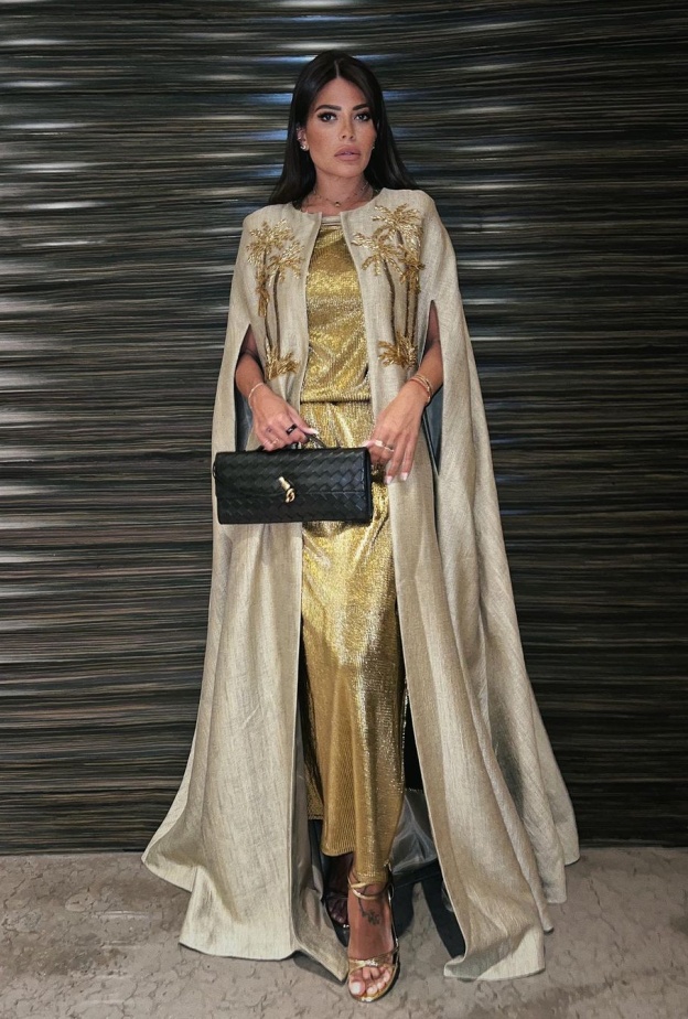 إطلالات رمضانية بلمسات اللون الذهبي تسيطر على على عاشقات الموضة في أحدث ظهور لهن