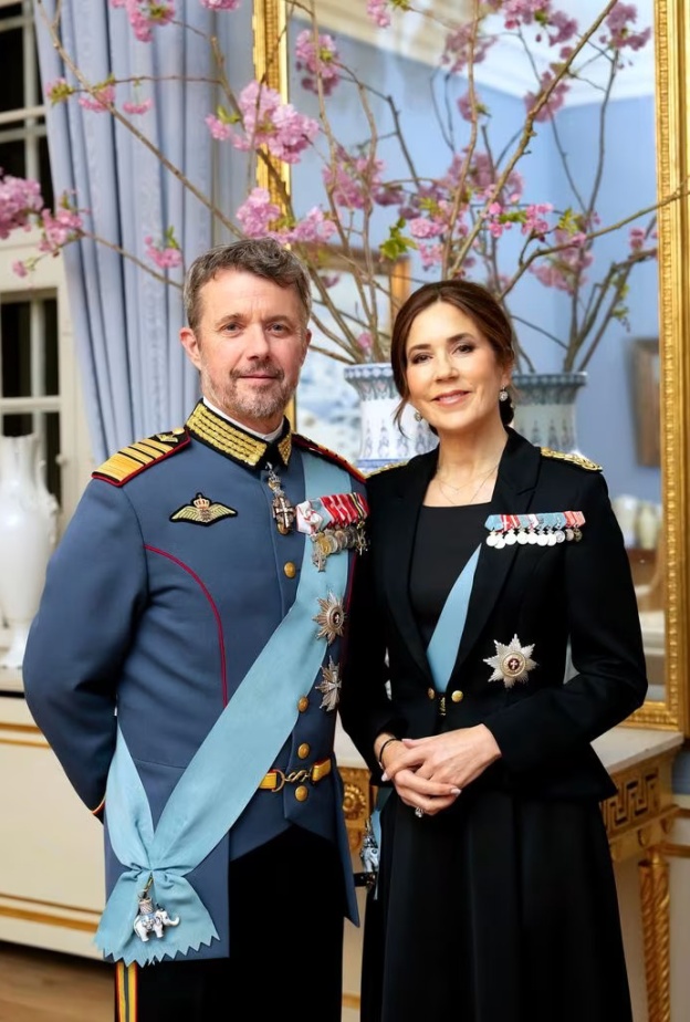 الملك فريدريك والملكة ماري يستضيفان أول حفل عشاء ملكي بعد التنصيب