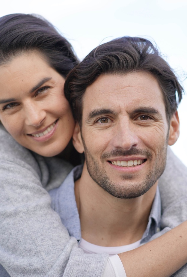 الوقوع في الحب من جديد بعد الخذلان قد يأتي ومعه السعادة لذا تغلبي على مخاوفك منه
