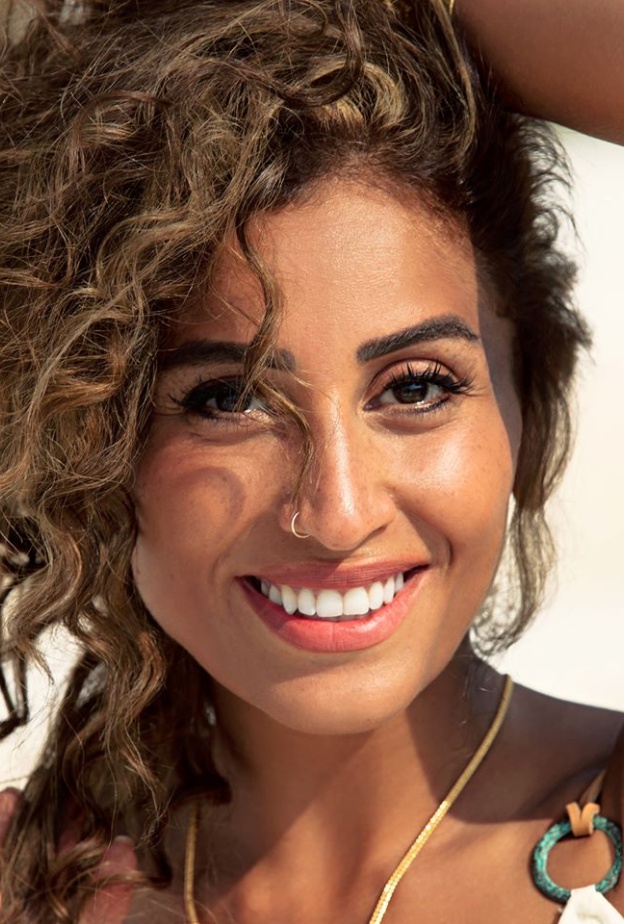 دينا الشربيني... الفنانة التي لم يكسرها فشل علاقتها بعمرو دياب فعاشت قصة حب جديدة