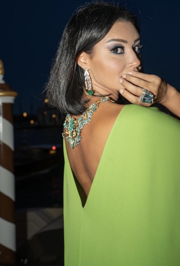 مي عمر وأروى جودة بتصاميم مجوهرات تعكس شخصيتهما في مسلسل"نعمة الأفوكاتو"