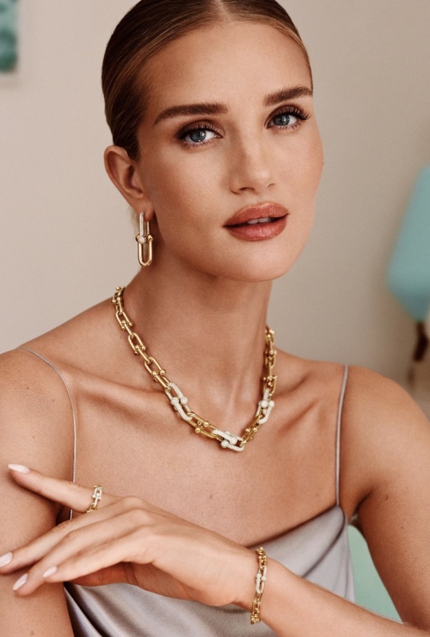 رمضان 2024 سيكون أجمل مع إطلالات المجوهرات اللافتة والمميزة التي تواكب آخر صيحات العصر