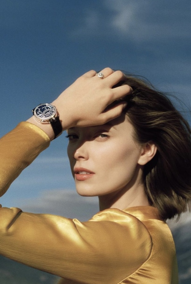 ساعات يد ذهب راقية لأمسيات رمضان 2024