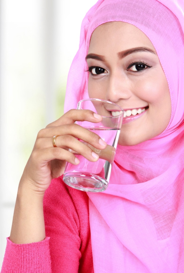 شرب الماء في رمضان الضوابط والمحاذير