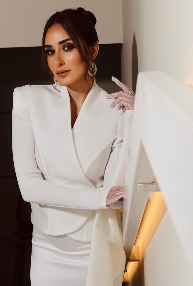 مجوهرات أمينة خليل ضيفة شرف الكبير أوى والحشاشين